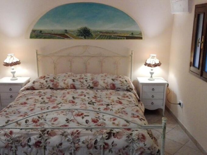 camera da letto - piano terra - archetto bianco